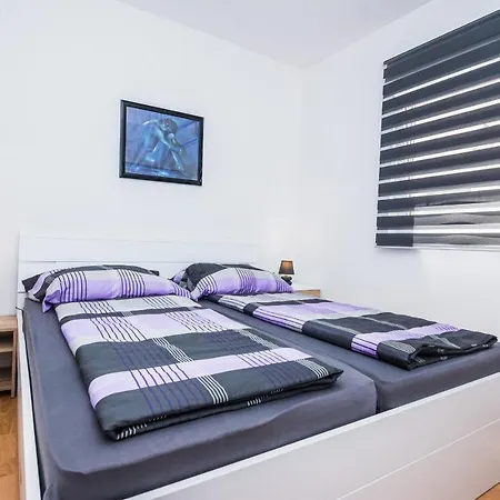 Apartamento Skundric Vir