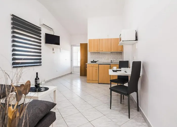 Skundric Apartment *