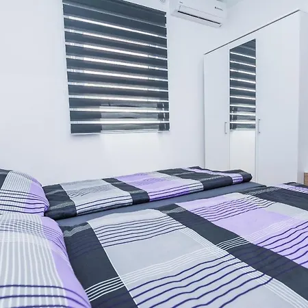 Skundric Apartment Vir